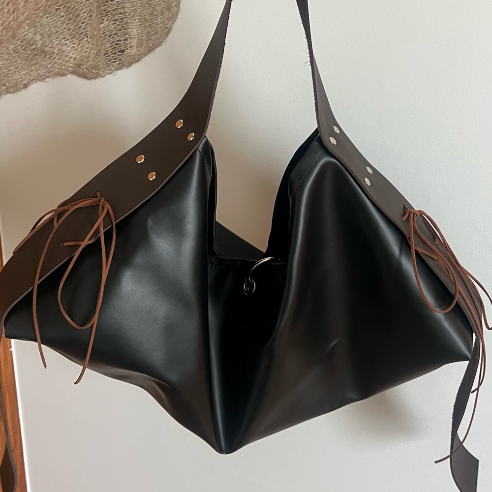 Le Febour Black Everything Bag 04